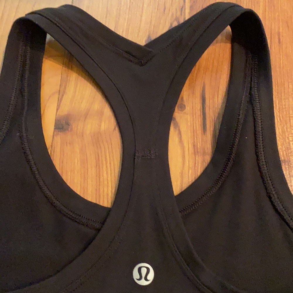 Lululemon - Picture 7 of 8